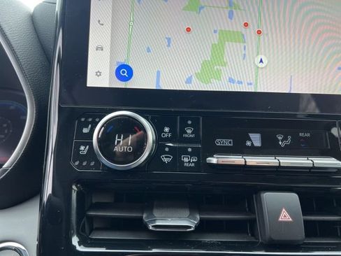 Used 2023 Toyota Highlander Platinum image 21