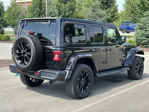 Used 2023 Jeep Wrangler Unlimited Sahara w/ Cold Weather Group AWD/4WD image 24