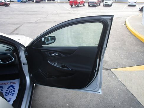 Used 2021 Chevrolet Malibu LT image 26