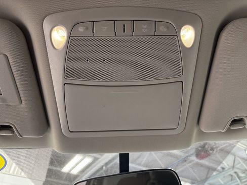 Used 2018 Nissan Rogue SV image 15