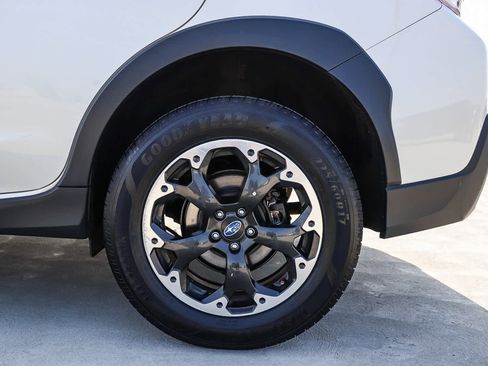 Used 2021 Subaru Crosstrek 2.0i Premium image 10