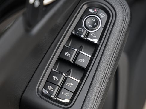 Used 2020 Porsche Macan S AWD/4WD image 23
