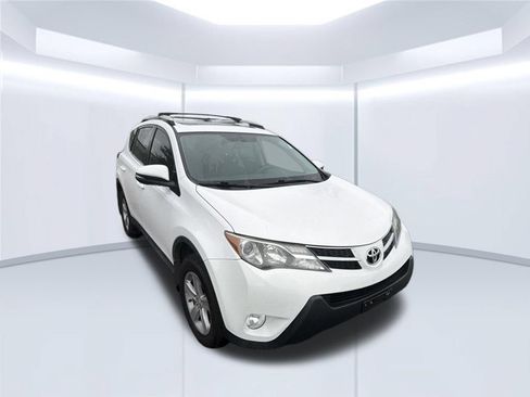 Used 2013 Toyota RAV4 XLE FWD image 2