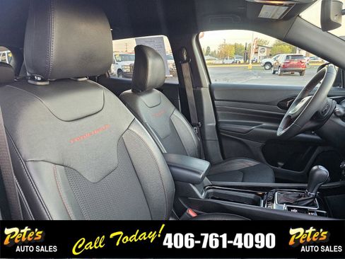 Used 2023 Jeep Compass Trailhawk image 16