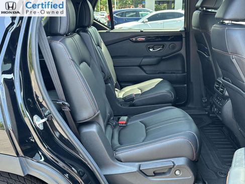 Certified 2025 Honda Pilot TrailSport image 7