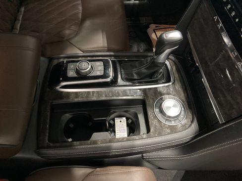 Used 2022 Nissan Armada Platinum w/ Captain's Chairs Package AWD/4WD image 5