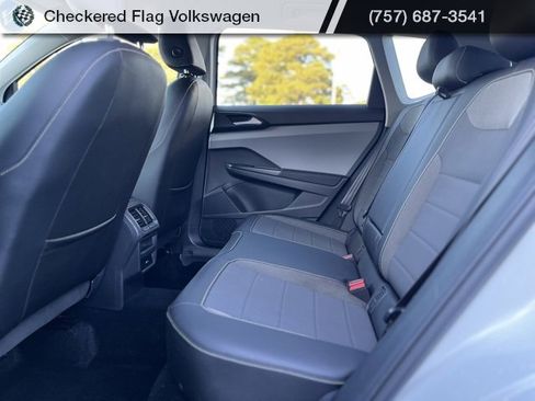 Used 2022 Volkswagen Taos SE image 27