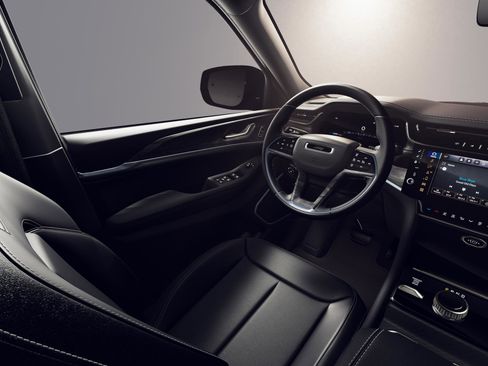 New 2026 Jeep Grand Cherokee L Limited AWD/4WD image 8