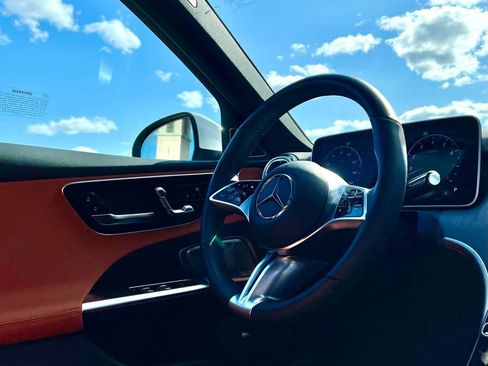 Certified 2026 Mercedes-Benz C 300 4MATIC Sedan image 9