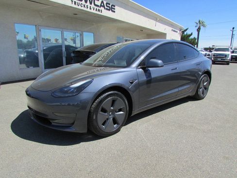Used 2023 Tesla Model 3 Standard Range RWD image 4
