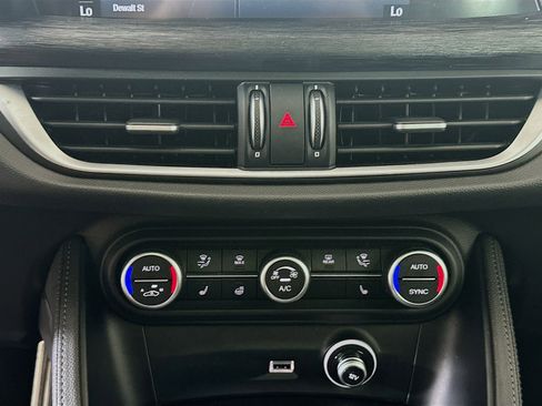 Used 2023 Alfa Romeo Stelvio Sprint image 24