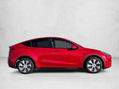 Used 2021 Tesla Model Y Long Range image 4