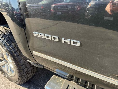 Used 2015 Chevrolet Silverado 2500 LTZ w/ LTZ Plus Package image 15