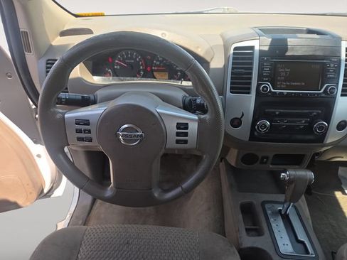 Used 2016 Nissan Frontier SV RWD image 10