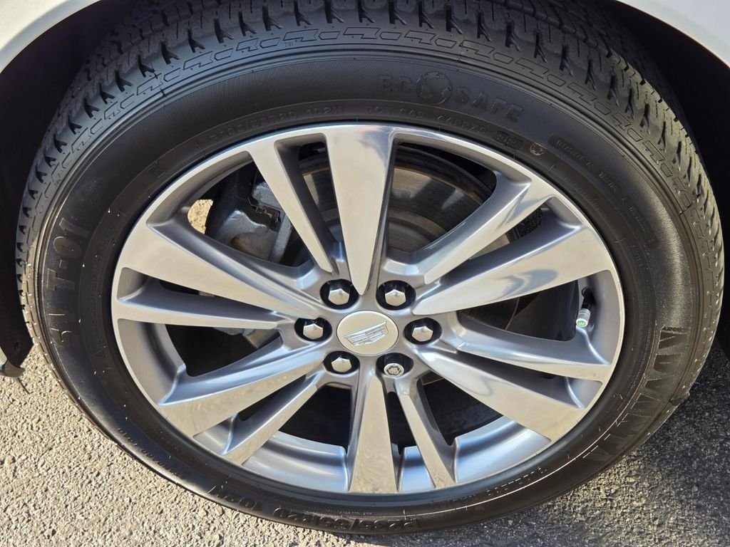 Used 2020 Cadillac XT6 Premium Luxury w/ Platinum Package FWD image 12