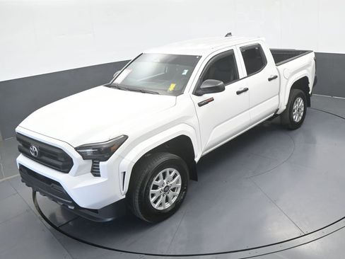 Used 2024 Toyota Tacoma SR AWD/4WD image 48