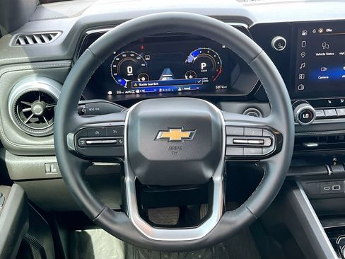 Used 2025 Chevrolet Colorado LT AWD/4WD image 11