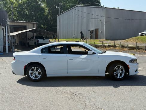 Used 2019 Dodge Charger SXT w/ Leather Interior Group RWD image 8