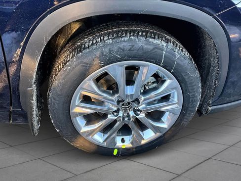 New 2026 Toyota Highlander Limited image 12