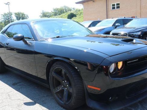 Used 2019 Dodge Challenger R/T RWD image 3