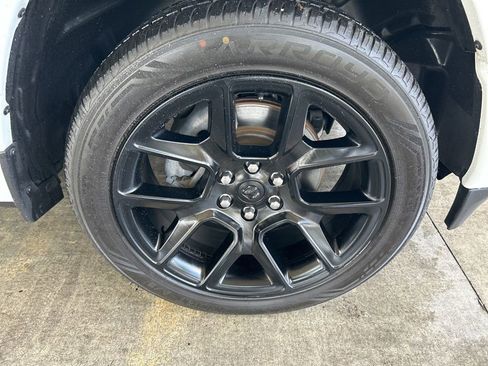 Used 2023 RAM 1500 Laramie image 24