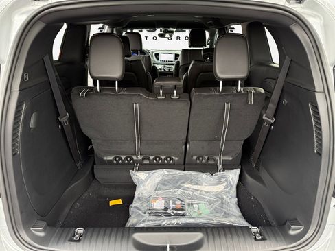 New 2026 Chrysler Pacifica Select image 18