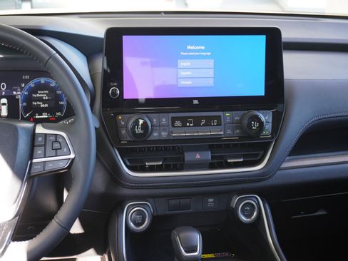 Used 2024 Toyota Grand Highlander Limited image 18