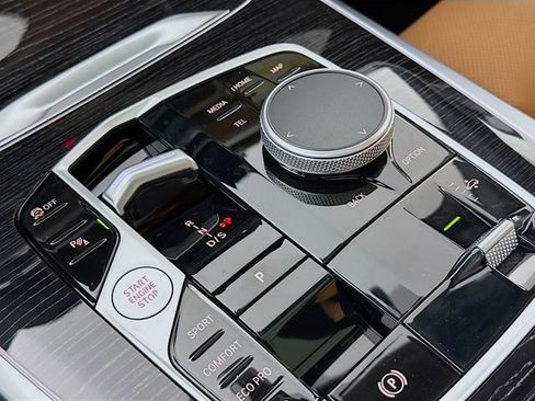 New 2026 BMW X7 xDrive40i w/ M Sport Package image 17