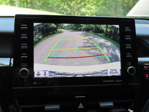 Used 2021 Toyota Camry XSE FWD image 5