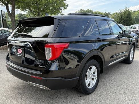 Certified 2022 Ford Explorer XLT w/ Equipment Group 202A image 8