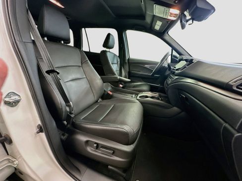 Used 2023 Honda Passport EX-L image 32