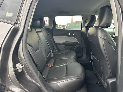 Used 2022 Jeep Compass Latitude image 15