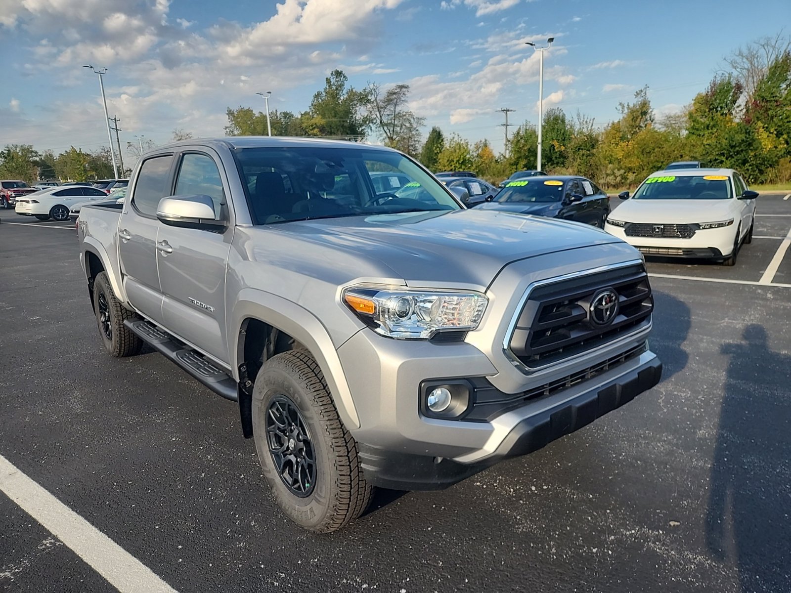 Used 2021 Toyota Tacoma SR5 w/ Technology Package AWD/4WD image 8