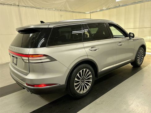 Used 2021 Lincoln Aviator Reserve w/ Elements Package Plus image 2