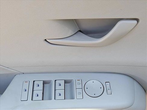 Used 2025 Hyundai Kona SEL FWD image 13