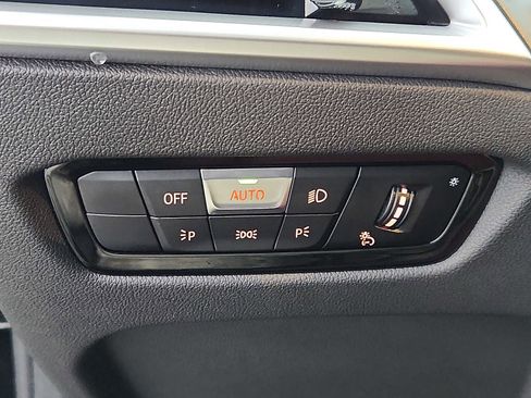 Used 2025 BMW 330i xDrive Sedan w/ Convenience Package image 21