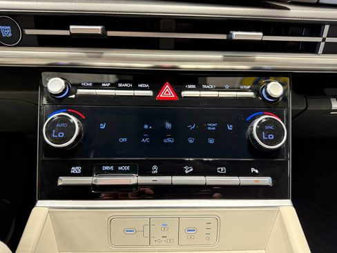 Used 2025 Hyundai Santa Fe SEL FWD image 21