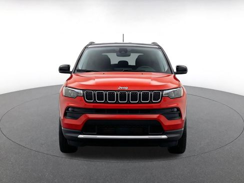Used 2025 Jeep Compass Limited AWD/4WD image 2