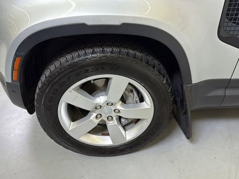 Used 2020 Land Rover Defender 110 First Edition image 27