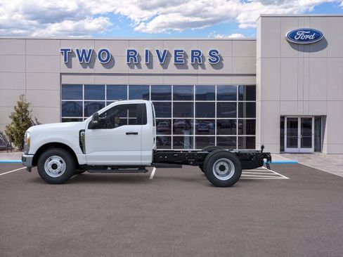 New 2026 Ford F350 XL w/ XL Chrome Package RWD image 3