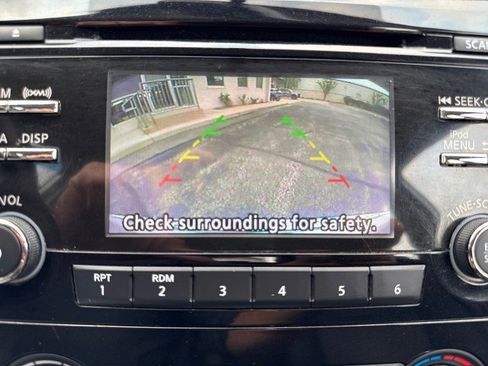 Used 2017 Nissan Rogue S AWD/4WD image 20