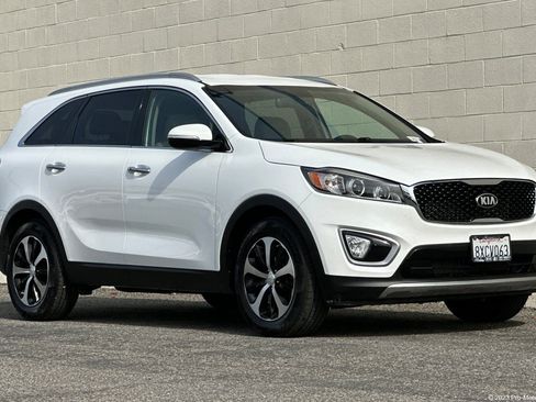 Used 2017 Kia Sorento EX w/ EX V6 Premium Package image 1