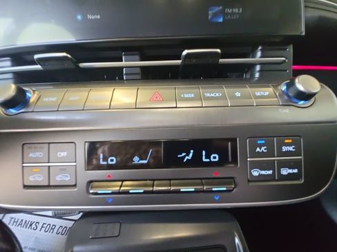 Used 2024 Hyundai Kona Limited AWD/4WD image 17