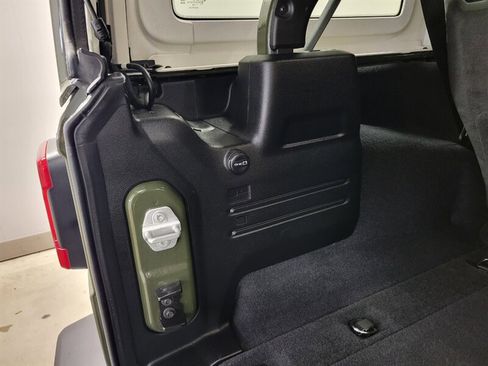 Used 2023 Jeep Wrangler Unlimited Sahara AWD/4WD image 77