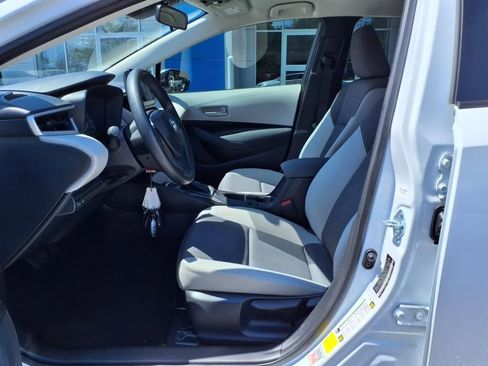 Used 2025 Toyota Corolla LE image 8