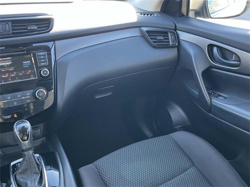 Used 2020 Nissan Rogue Sport S image 14