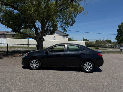 Used 2016 Toyota Corolla LE FWD image 5