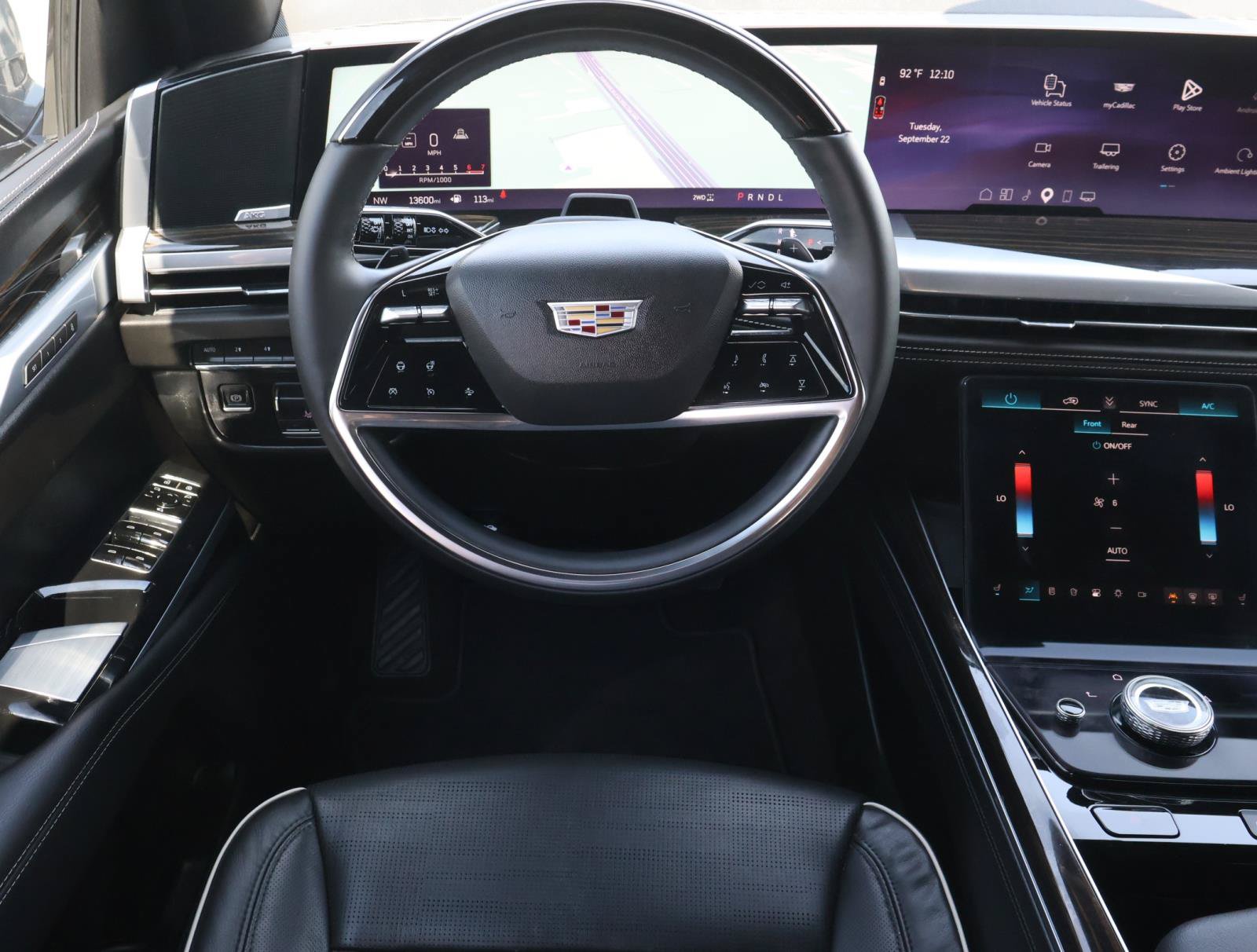 Used 2026 Cadillac Escalade Luxury AWD/4WD image 16