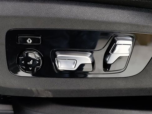 New 2026 BMW X7 xDrive40i w/ M Sport Package image 13