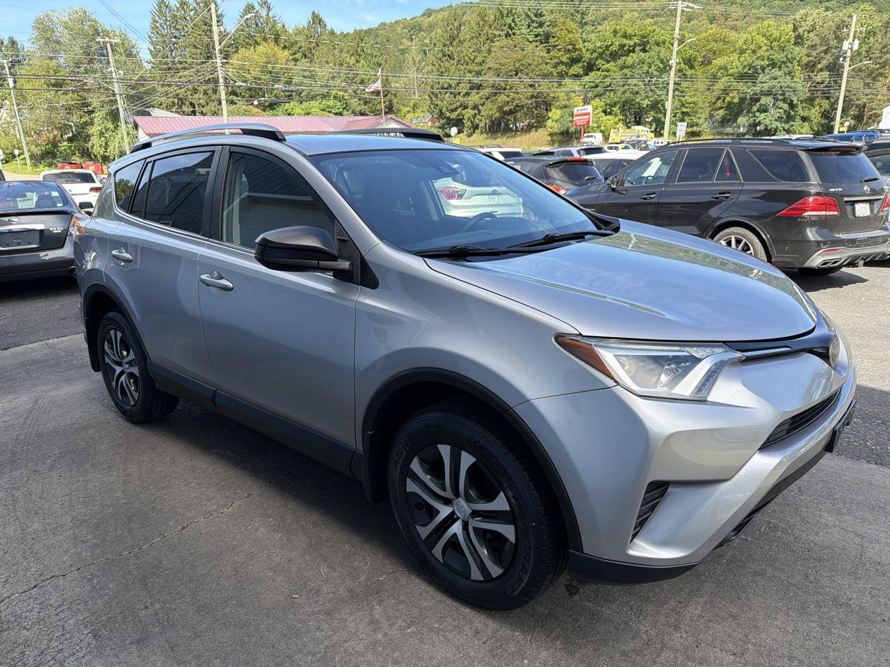 Used 2018 Toyota RAV4 LE w/ All Weather Liner Package AWD/4WD image 3